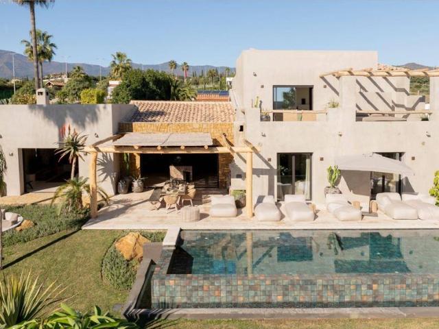 Exclusiva Villa / Chalet en venta Estepona, España