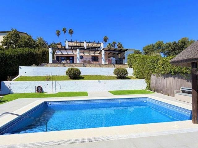 Exclusiva Villa / Chalet en venta Estepona, España