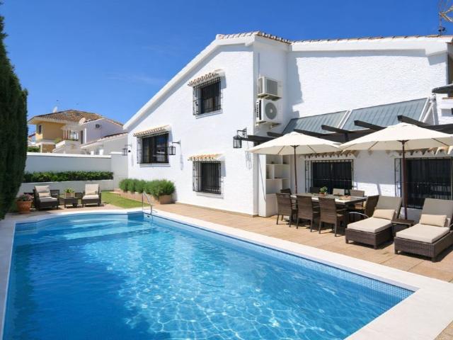 Exclusiva Villa / Chalet en venta Fuengirola, Andalucía