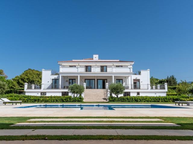 Exclusiva Villa / Chalet en venta Guadalmina, España