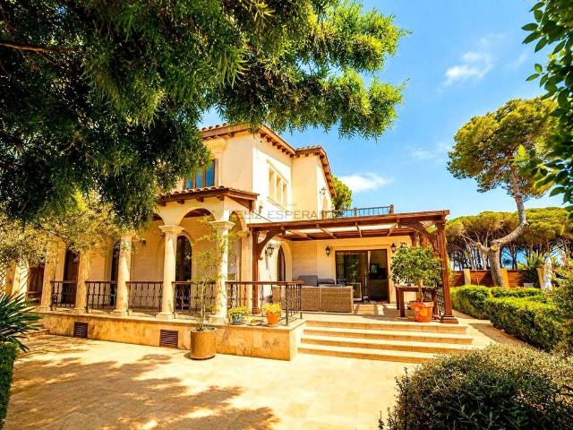 Exclusiva Villa / Chalet en venta Gavà, España