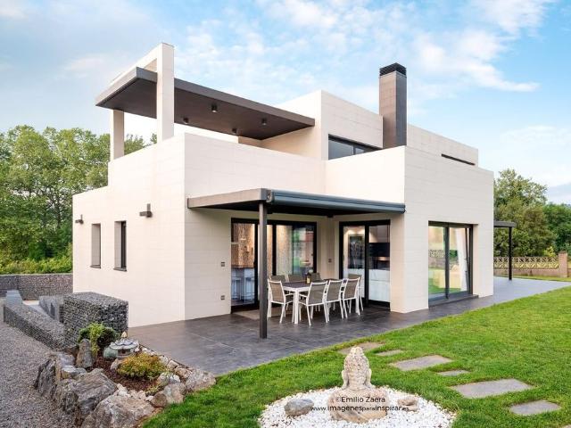Exclusiva Villa / Chalet en venta Gijón, España