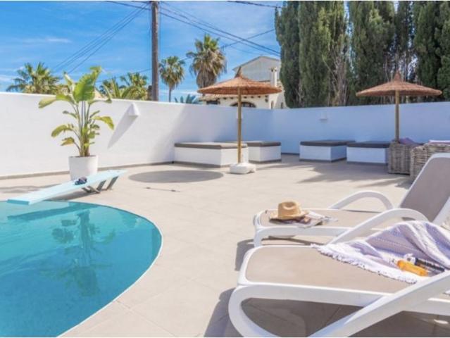 Exclusiva Villa / Chalet en venta Jávea, España