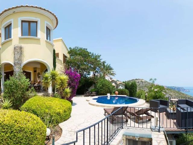 Exclusiva Villa / Chalet en venta Jávea, España