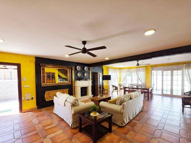 Exclusiva Villa / Chalet en venta La Manga, España