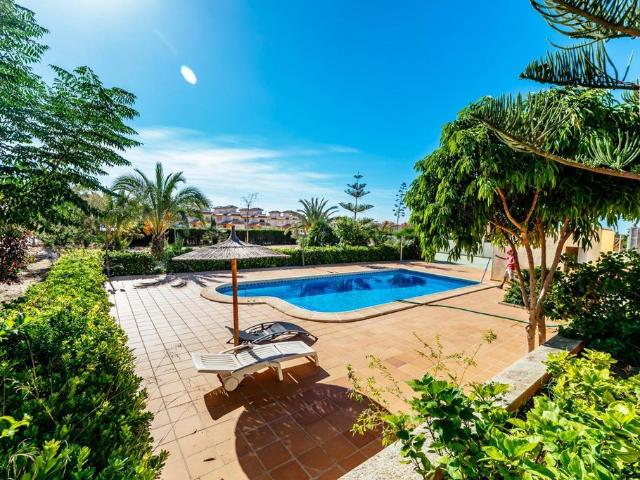 Exclusiva Villa / Chalet en venta Los Montesinos, España