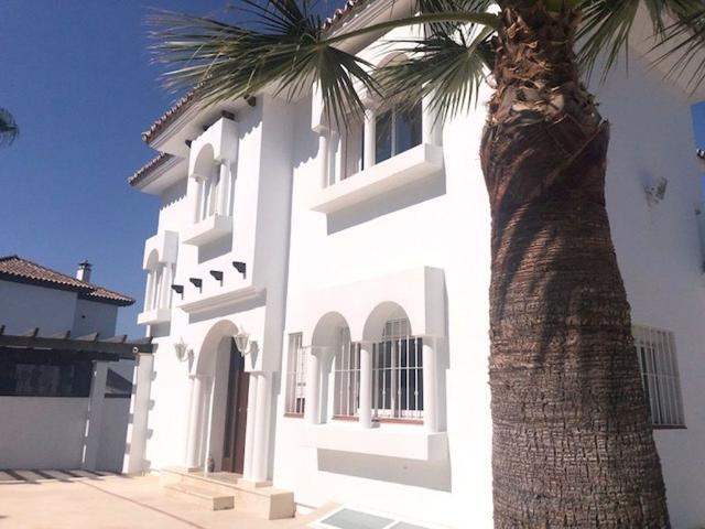 Exclusiva Villa / Chalet en venta Puerto Banús, España