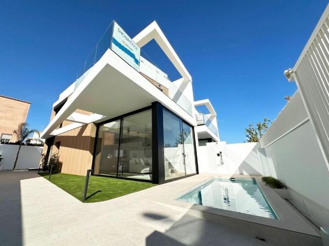 Exclusiva Villa / Chalet en venta Pilar de la Horadada, España