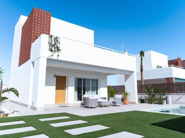Exclusiva Villa / Chalet en venta Pilar de la Horadada, España