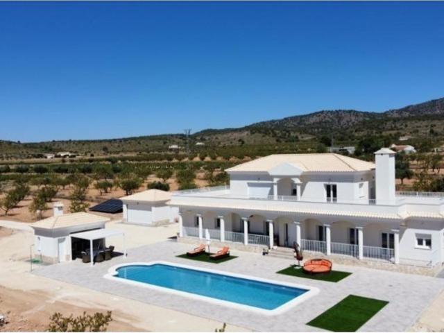 Exclusiva Villa / Chalet en venta Pinoso, España