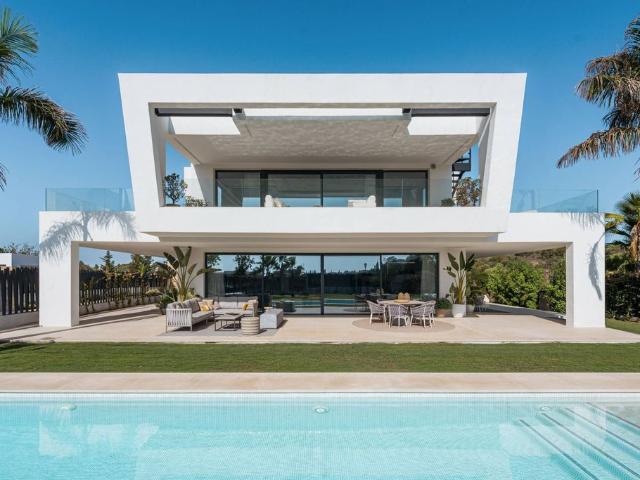 Exclusiva Villa / Chalet en venta Playa Duque Marbella, Andalucía