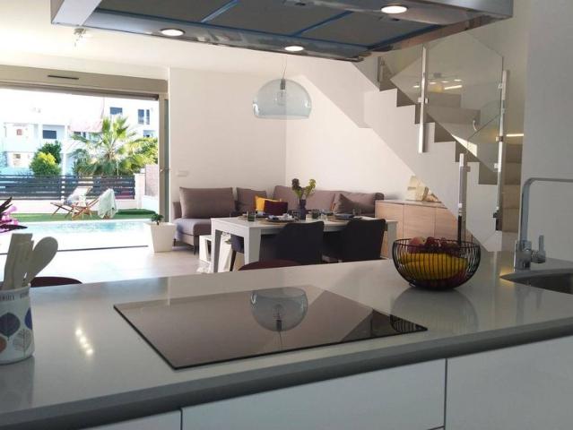 Exclusiva Villa / Chalet en venta Playas de Orihuela, Comunidad Valenciana