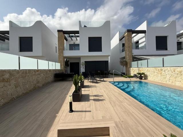 Exclusiva Villa / Chalet en venta Playas de Orihuela, Comunidad Valenciana
