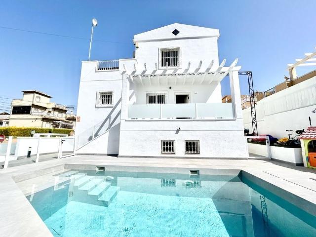 Exclusiva Villa / Chalet en venta Playas de Orihuela, Comunidad Valenciana