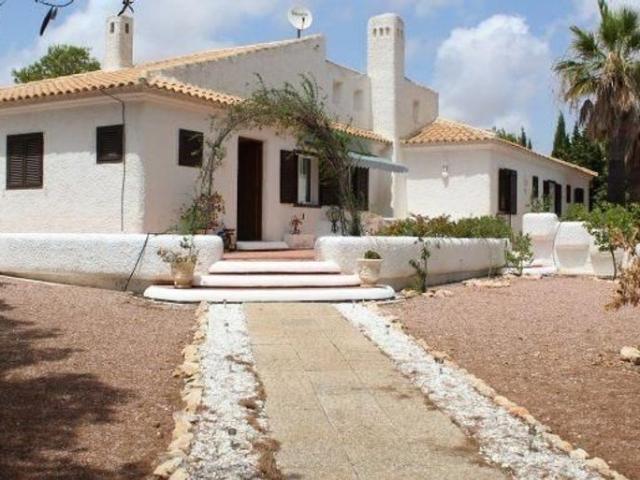 Exclusiva Villa / Chalet en venta Playas de Orihuela, España