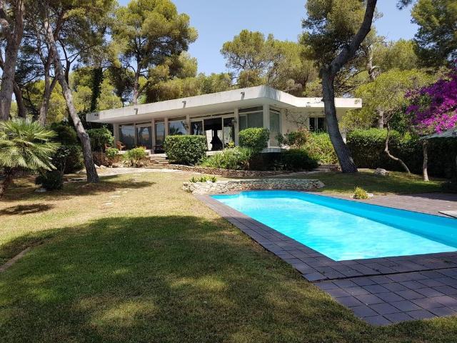 Exclusiva Villa / Chalet en venta Roda de Barà, Cataluña