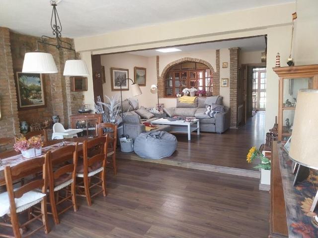 Exclusiva Villa / Chalet en venta Sevilla, Andalucía