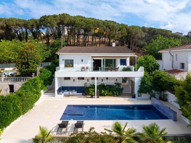Exclusiva Villa / Chalet en venta Vallromanas, España