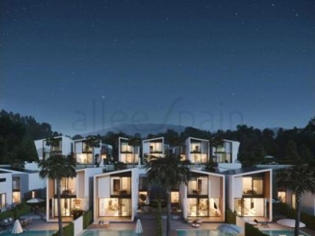 Exclusiva villa a menos de 500 metros de la costa de Mijas