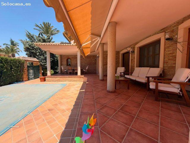 Exclusiva villa de diseño a escasos metros del Mar Menor