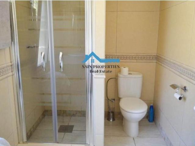 Exclusiva villa de diseño con piscina y amplias terrazas