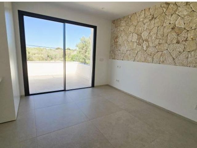 Exclusiva villa de diseño con piscina privada en Cala Llombards