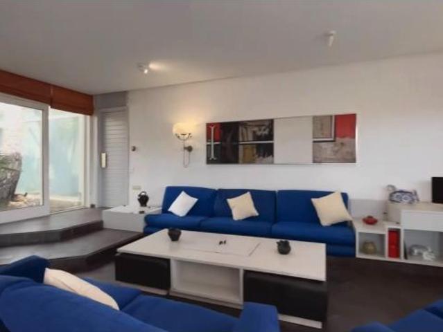 Exclusiva villa de diseño con vistas al mar en Roc de Sant Gaietà