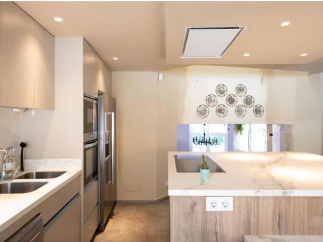 Exclusiva villa de diseño en la prestigiosa zona de Bellavista