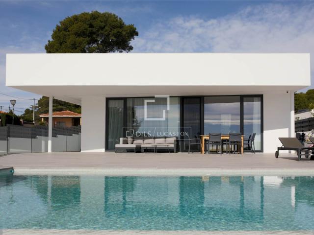 Exclusiva villa de obra reciente con diseño contemporáneo, a. 588m² Náquera