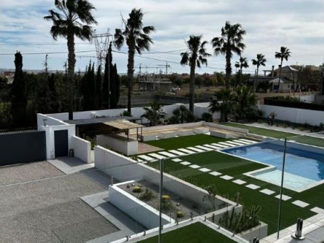 Exclusiva villa de lujo con piscina y gran parcela