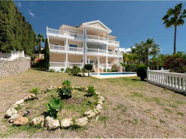 Exclusiva Villa de Lujo con vistas al Mar Elviria, Marbella