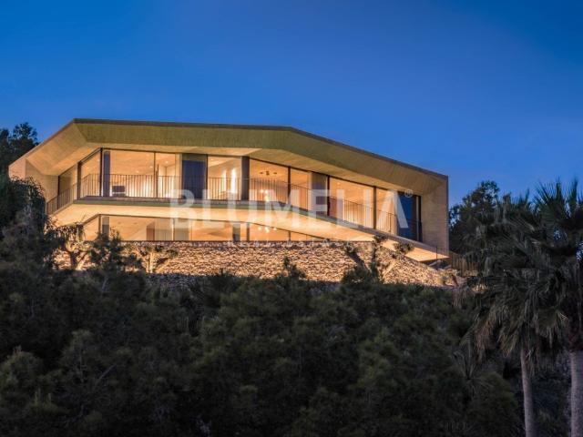 Exclusiva villa de lujo con vistas al mar en venta en la cos. 520m² Benissa