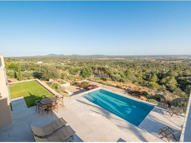 Exclusiva villa de lujo en Puntiró: la esencia del Mediterráneo reinterpretada con elegancia contemp