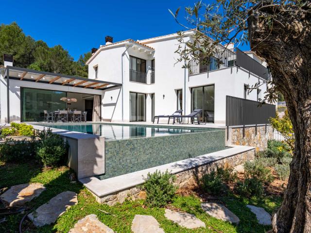 Exclusiva villa de nueva construcción en el corazón de Esporles