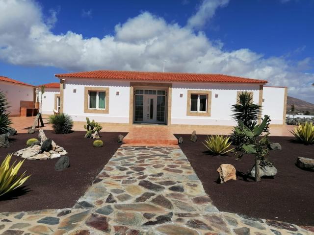 Exclusiva villa en Camino Los James, Tuineje, sobre finca pr. 295m² Tuineje