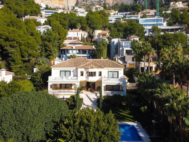 Exclusiva villa en Altea Hills con vistas al mar y un gran j. 701m² Altea