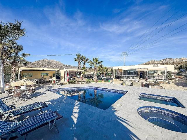 Exclusiva Villa en Jijona con Casa de Invitados, Piscina y P. 190m² Xixona