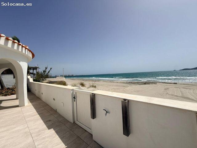 Exclusiva Villa en Primera Línea del Mediterráneo: Lujo, Diseño y Vistas Incomparables en el km 12 d
