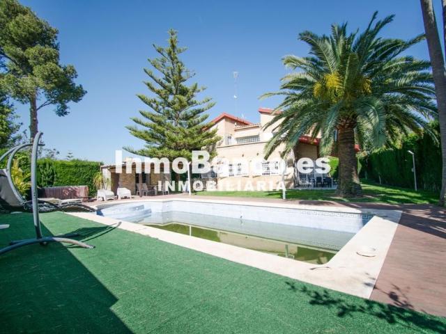 Exclusiva Villa en venta Chiva, Comunidad Valenciana