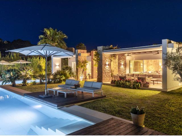 Exclusiva villa en Venta en Cala Comte 33