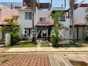 VILLA EN VENTA CON ALBERCA FRACCIONAMIENTO TERRASOL, FRENTE A PLAYA BONFIL, ACAPULCO