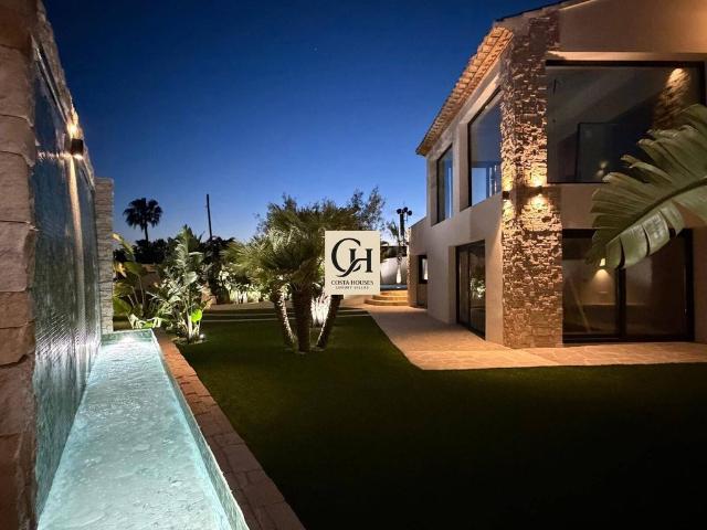 Villa / Chalet de 395 m2 en venta en Jávea, Comunidad Valenciana