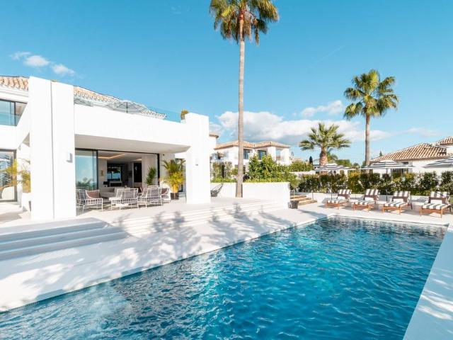 Exclusiva Villa en venta Nueva Andalucia, España