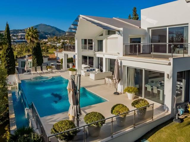 Exclusiva Villa en venta Nueva Andalucia, España