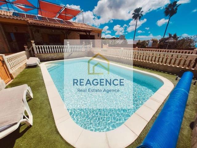 Exclusiva Villa / Chalet de 314 m2 en venta en San Bartolomé de Tirajana, Canarias