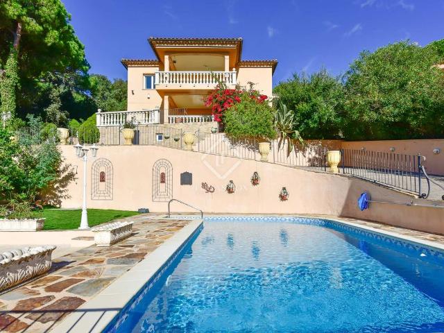 Villa / Chalet de lujo de 899 m2 en venta en Santa Cristina de Aro, España