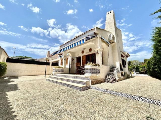 Exclusiva Villa en venta Playas de Orihuela, España