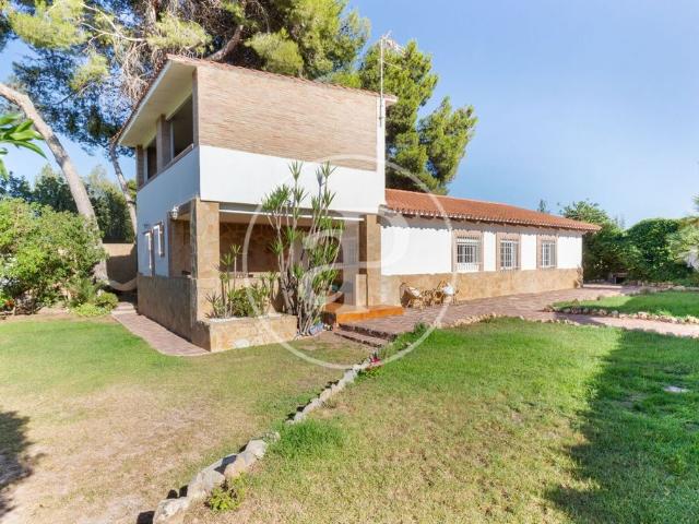 Villa / Chalet de 286 m2 en venta en Ribarroja, Comunidad Valenciana