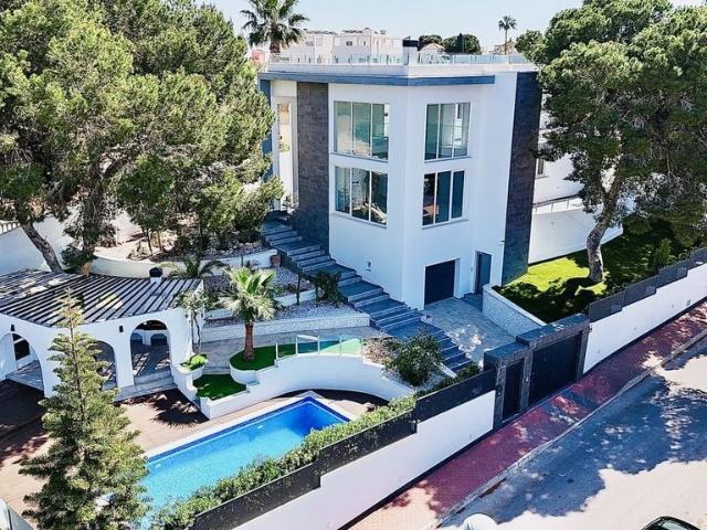 Exclusiva Villa en venta Torrevieja, Comunidad Valenciana