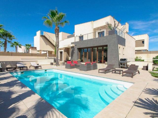 Exclusiva Villa en venta Torrevieja, España